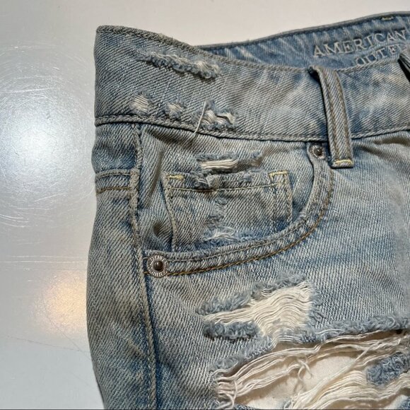 American Eagle Light Wash Distressed Cut Off Shorts Frayed Hem - Picture 2 of 8